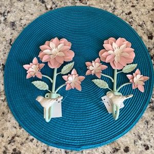 NWT Shabby Chic Farmhouse Wall Hooks Floral and Bird